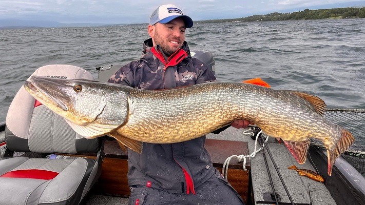 Guidage de pêche au lac Léman brochet